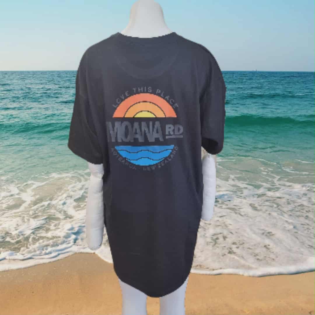 T- shirt- Moana Logo size  Med