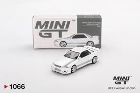 Mini GT 1:64 Nissan Skyline GT-R (32) VeilSide Combat C-1 White