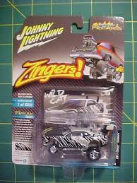Johnny Lightning 1:64 Street Freaks 2021 Wild Cat