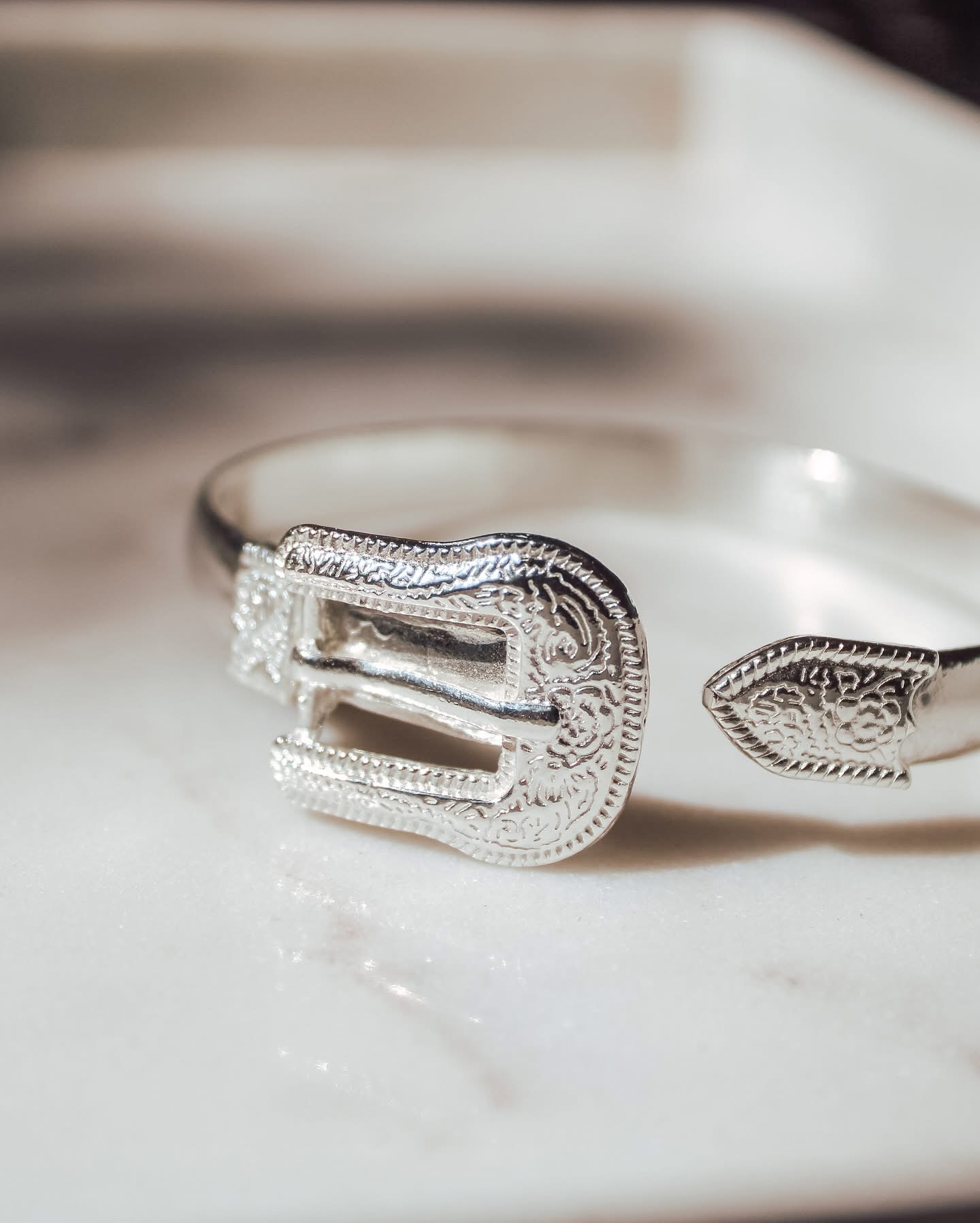 Western Edge Buckle Cuff-White Bronze