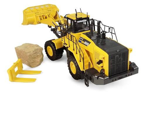 Komatsu 1:50  Komatsu WA600-8 Stone Handler