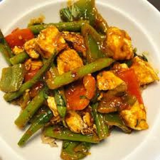 W09. Red curry stir fry Pad Prik Khing