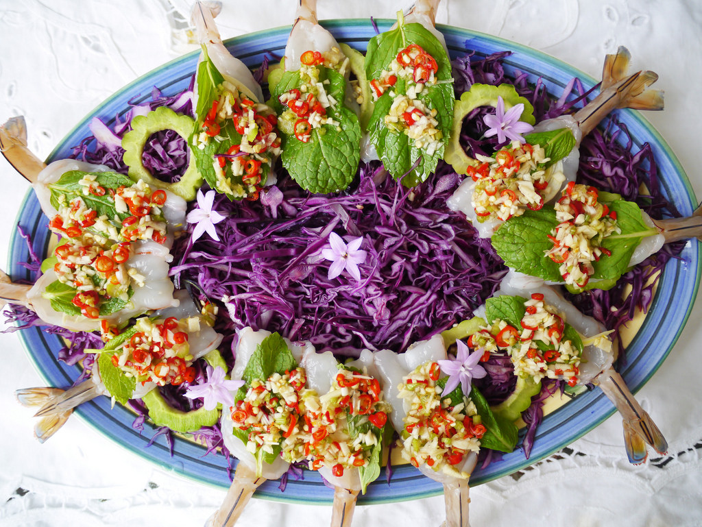 ES8. Hot and Spicy Raw prawns Thai style sashimi