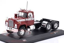 IXO 1:43 Mack R Series Red
