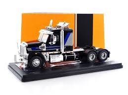 IXO 1:43 Freightliner Coronado Black