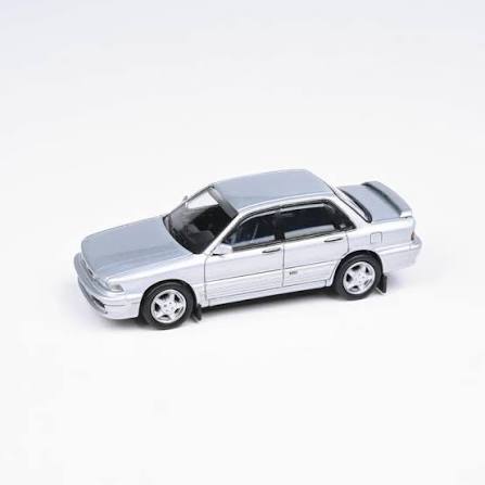 Para64 1:64 Mitsubishi Galant VR-4 Grace Silver