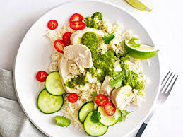 ES5. Steamed chicken salad with ginger rice