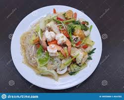 ES8. Mixed seafood salad with vermicelli