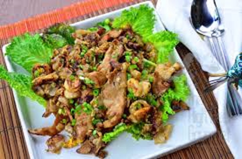 SF14. Guay (Chicken) Tiew Khua Gai (Thai)