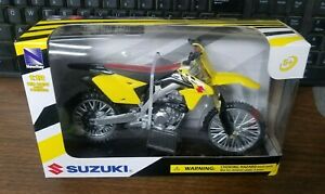 Suzuki RM-Z450 1.12 Die Cast with Plastic