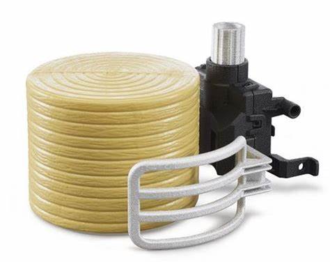 Bruder 2332 Bale gripper with round bale
