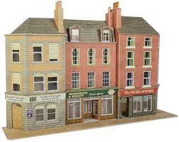 Metcalfe OO/HO Scale Low Relief Pub and Shops PO205