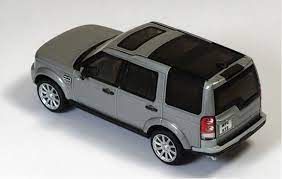 IXO 1:43 - Land Rover Discovery  4 2010 - Silver