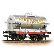 Bachmann 1:76/00 14 Ton Tank Wagon National Mobil Silver