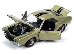 Auto World 1:18 1968 AMC AMX