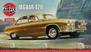Airfix 1:32 Jaguar 420