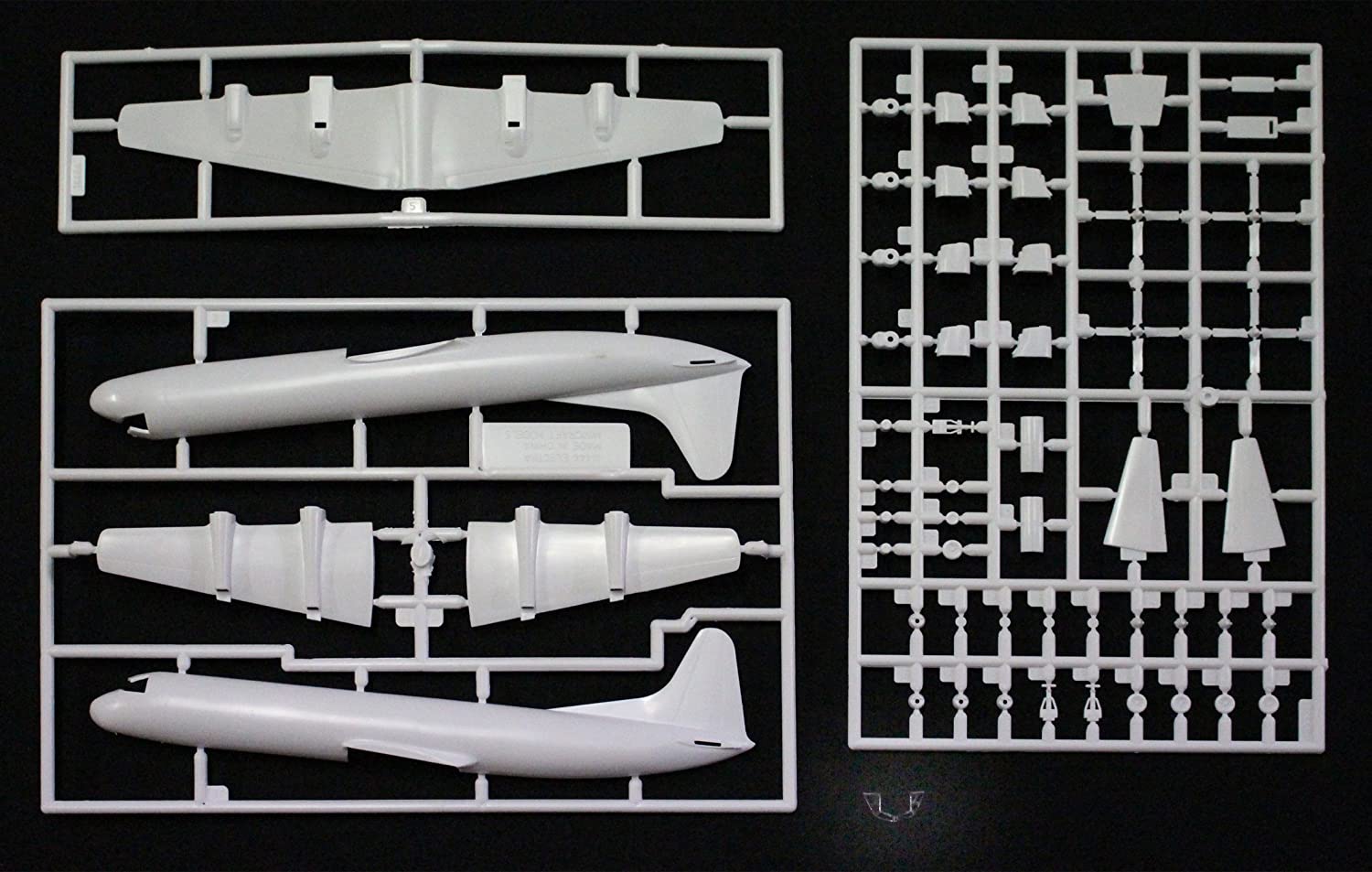 Minicraft Model Kits 1/144 L188 Electra 14723