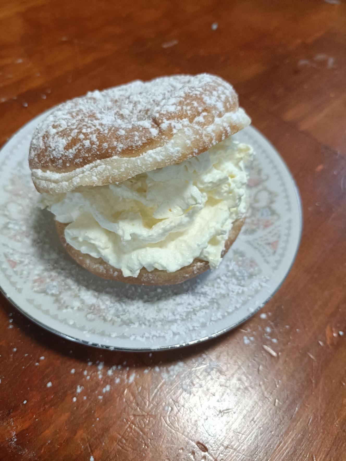 Fresh Cream Donut