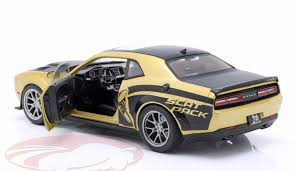 Solido 1:18 Dodge Challenger R/T Scal Pack  Widebody Streetfighter 2020 Goldrush