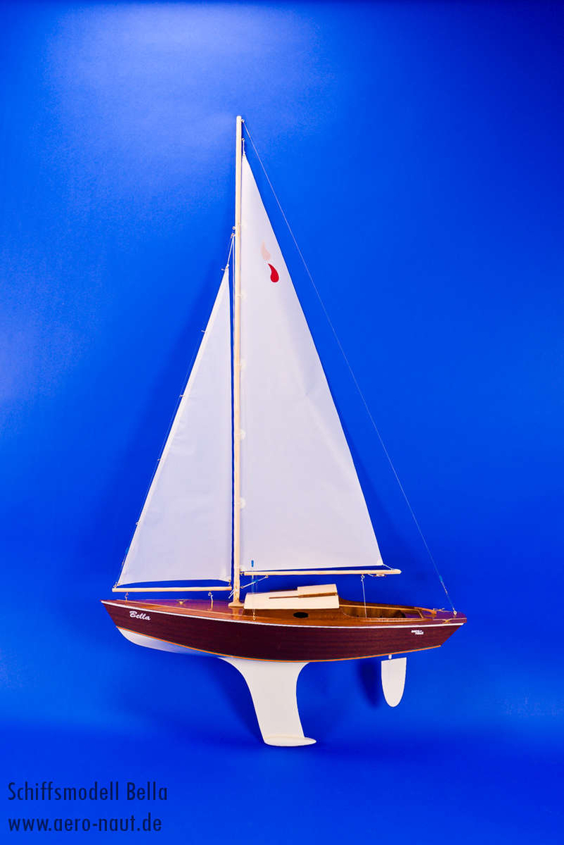 Aero-Naut Bella Sailing