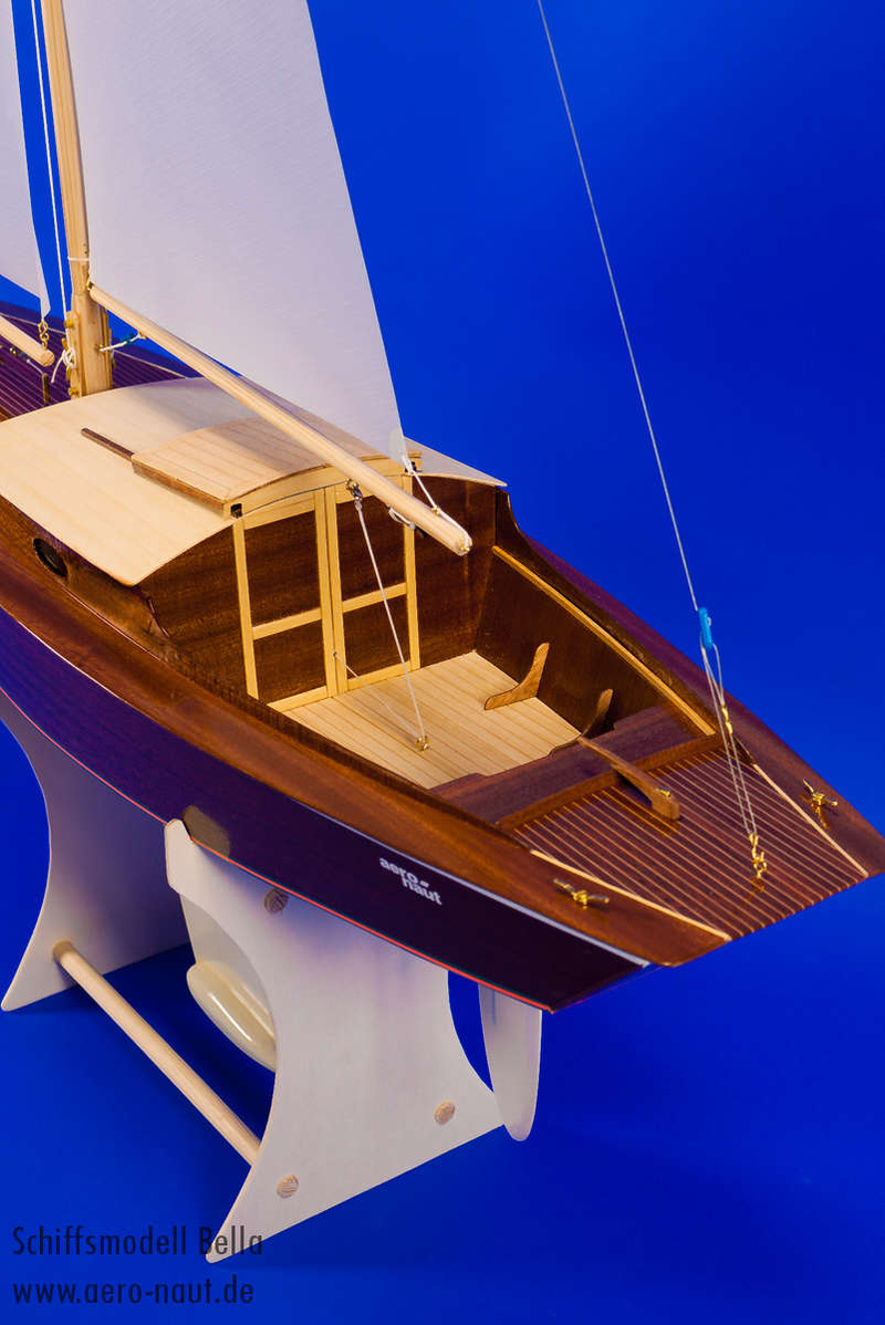Aero-Naut Bella Sailing