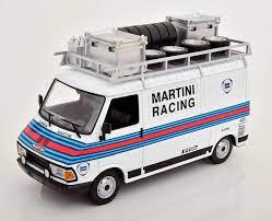 IXO 1/18 Fiat 242 Martini Racing Team Assistance