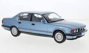 Model Car 1:18 BMW 7-Series (E32) 1992 Met Light Blue