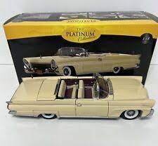 Sun Star 1:18 Lincoln Continental MK111 Open Convertible 1958