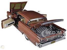 Sun Star 1:18 Lincoln Continental Mark 111 Hard Top  1958