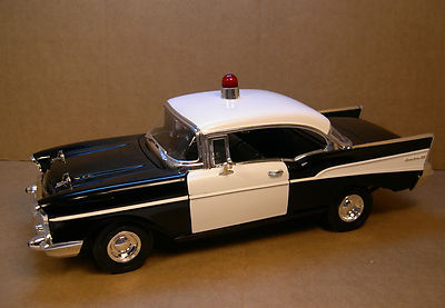Collectibles  1:18 Chevy Police Car 1957