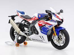 Tamiya 1/12 Honda CBR1000RR-R Fireblade SP - 30th Anniversary