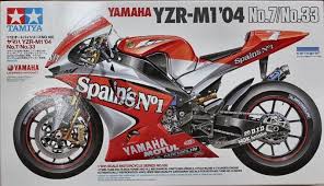 Tamiya 1/12 Yamaha YZR-M1'04 No.7/No.33