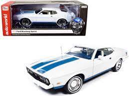 Autoworld 1:18 1972 Ford Mustang Fastback White