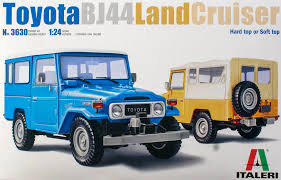 Italeri 1/24  Toyota BJ44 Landcruiser