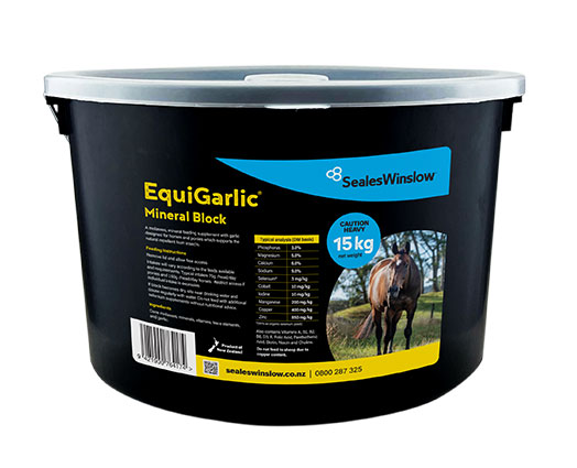 Seales Winslow Horse Mineral Block with Garlic  15Kg