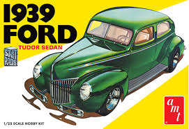 AMT 1/25 Ford Tudor Sedan 1939