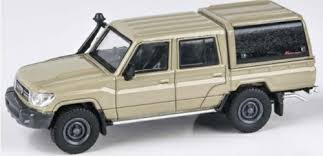 Para64 1:64 Toyota Landcruiser LC79 Double Cab Sandy Taupe with canopy