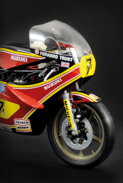 Italeri 1:9 Suzuki RG 500 XR27