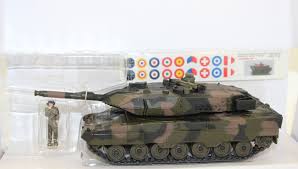 SIKU 1:50 8319 Battle Tank