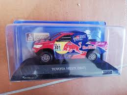 Toyota Hilux 2017 - Red Bull- 1:43