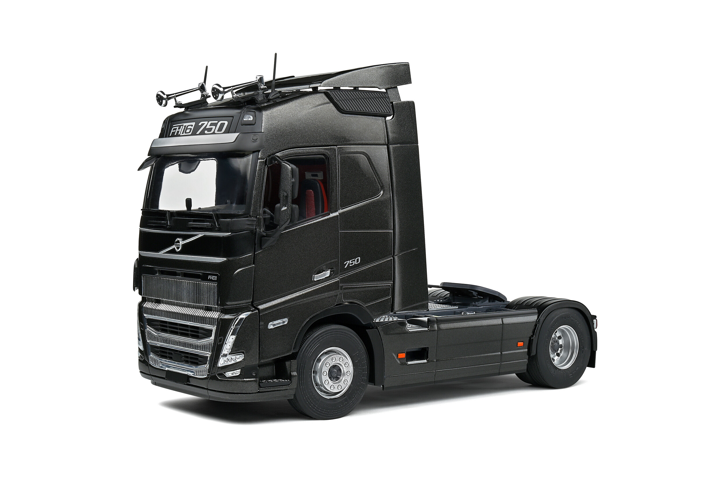 Solido 1:24  2021 Volvo FH Globetrotter XL Black Metallic
