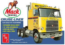 AMT 1/25 Mack Cruise Liner