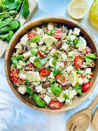 Mediterranean Tofu Salad (550 Cal)
