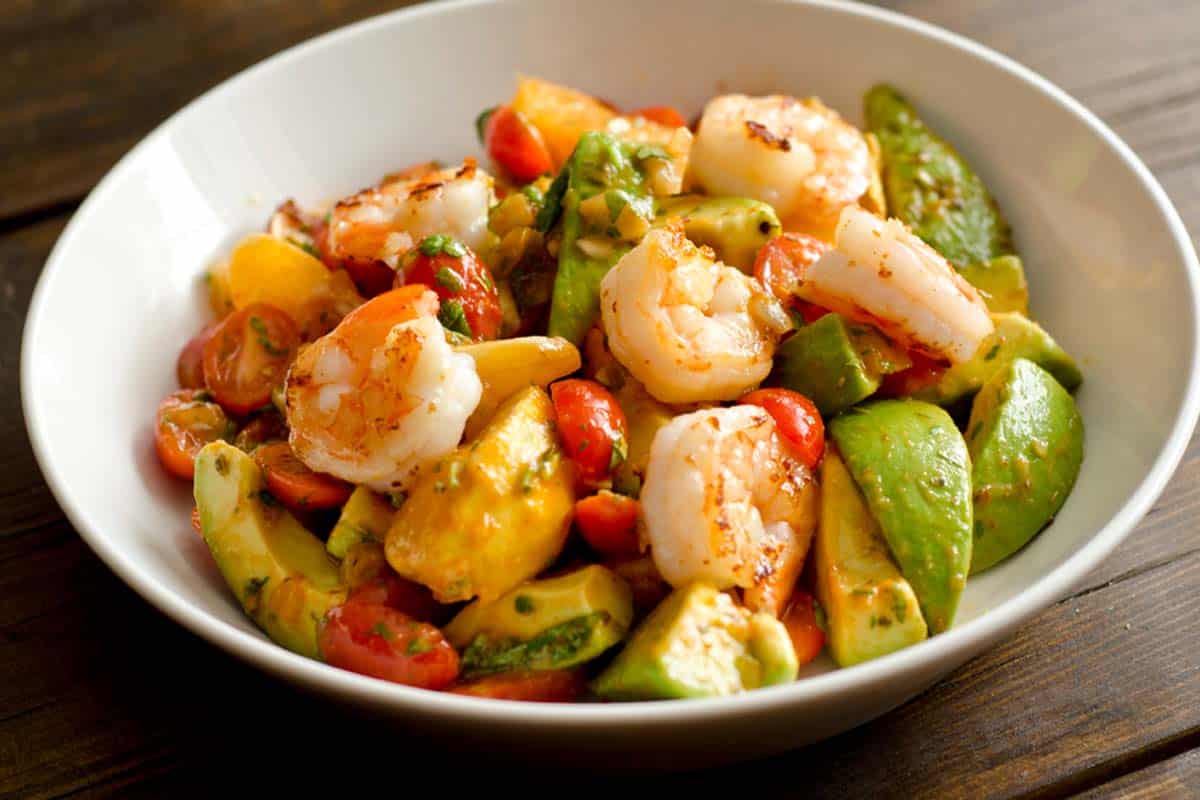 Paleo Shrimp Avocado Salad (400 Cal)