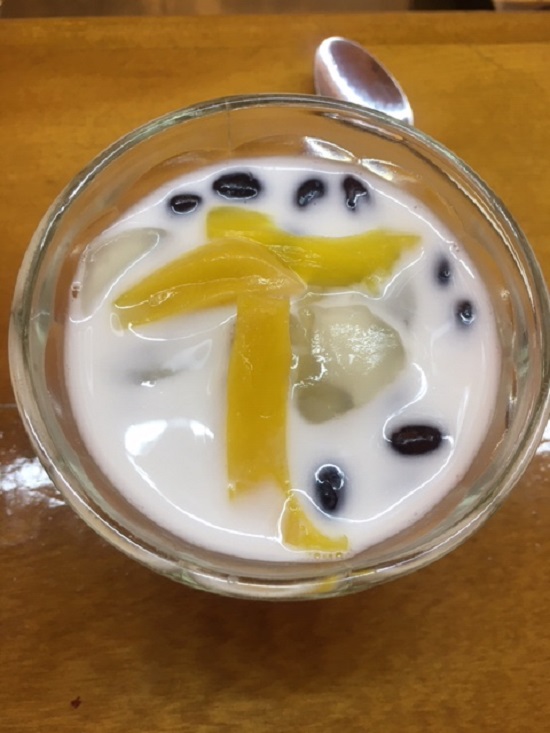 D14. Thai coconut cream with black bean, Jack fruit and shaved Palm seed with sticky rice