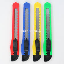 Cutting Knife 9mm Plastic Retractable