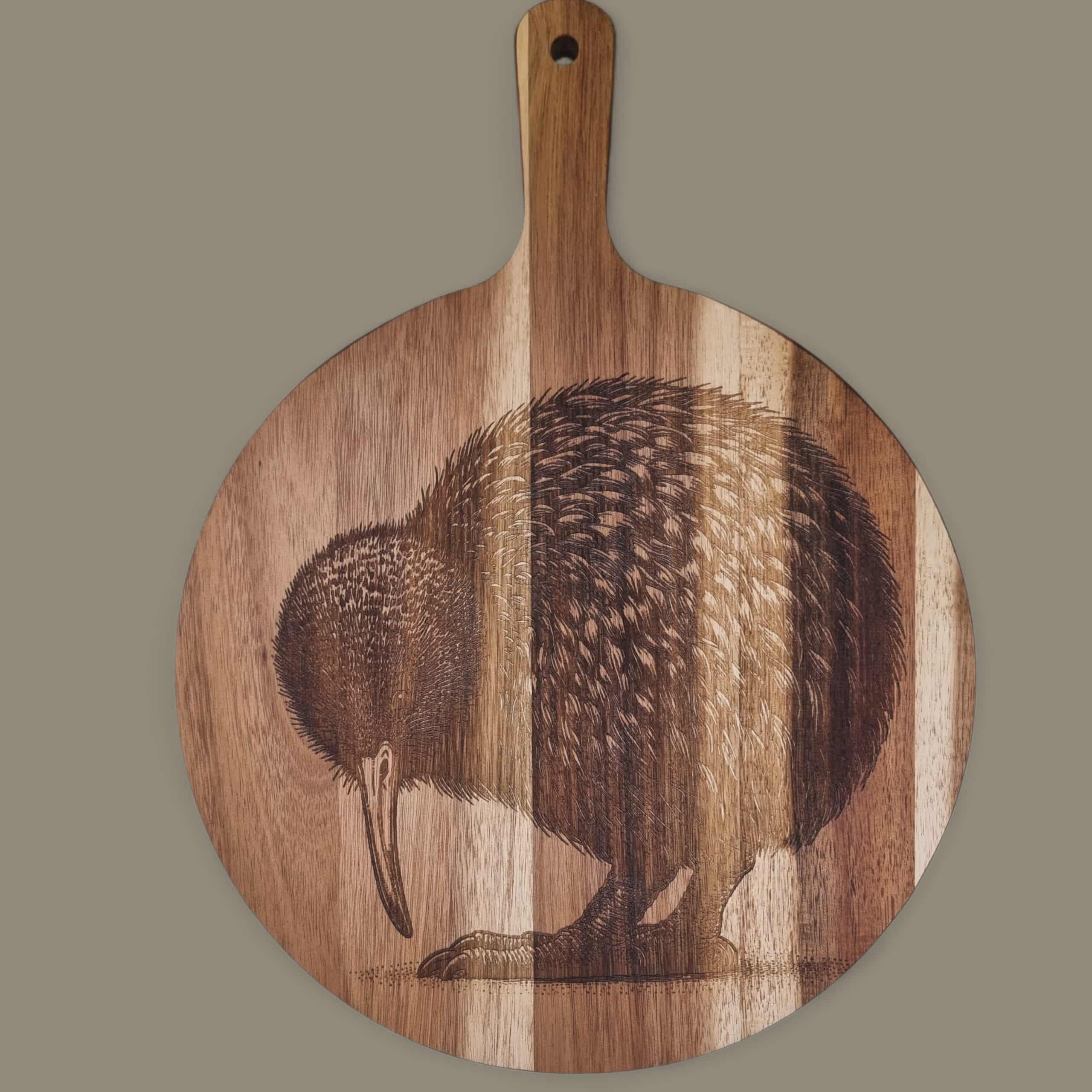 Round serving board- Native Kiwi